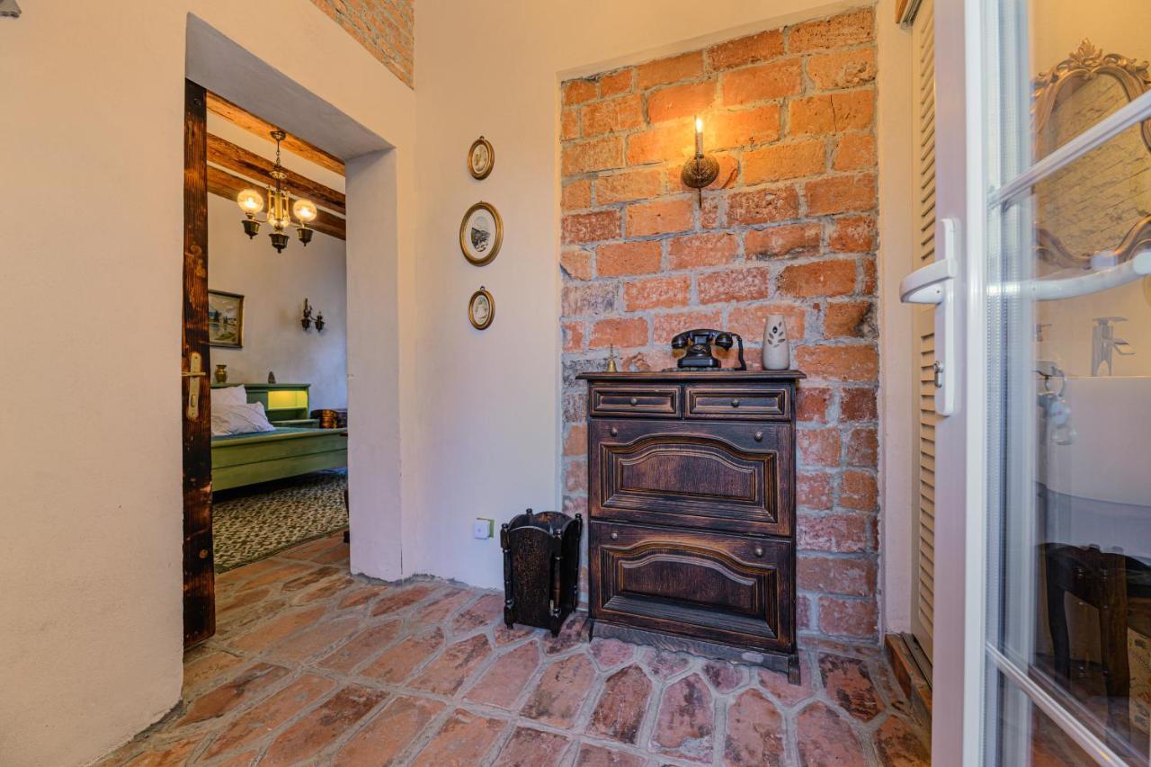 Koa - Goli 2Bdr W Terrace Lägenhet Braşov Exteriör bild