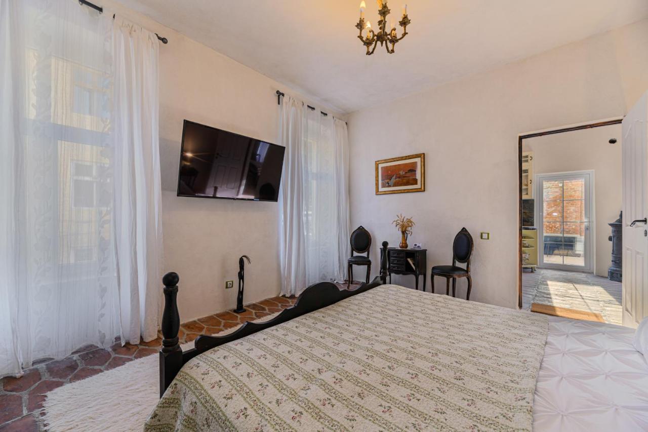Koa - Goli 2Bdr W Terrace Lägenhet Braşov Exteriör bild
