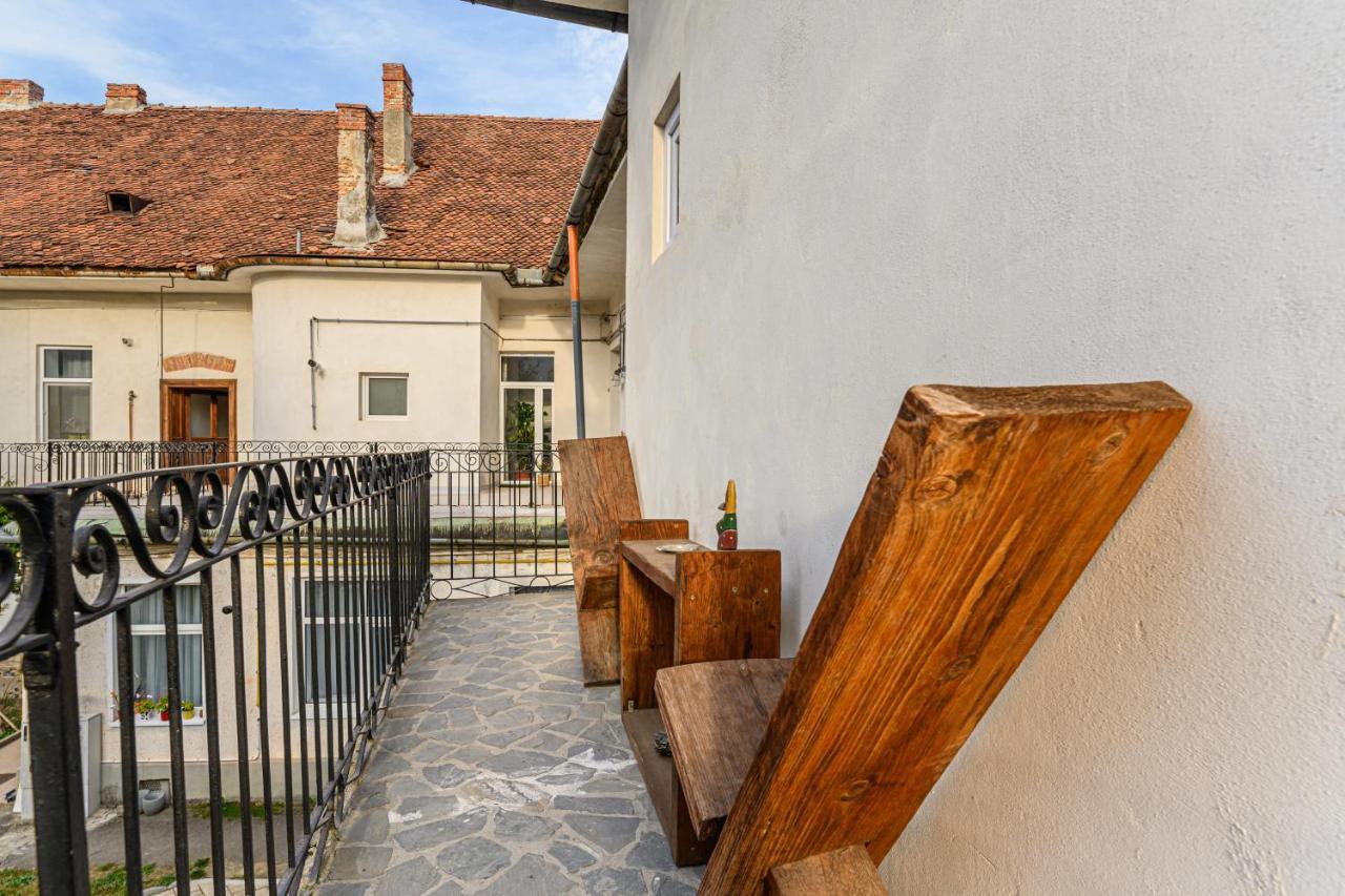 Koa - Goli 2Bdr W Terrace Lägenhet Braşov Exteriör bild